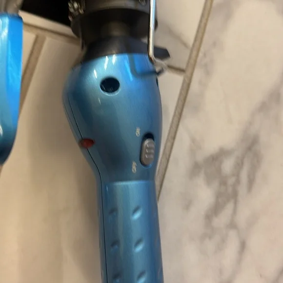 BaBylissPRO Nano Titanium 1½” Spring Curling Iron - Picture 7 of 10